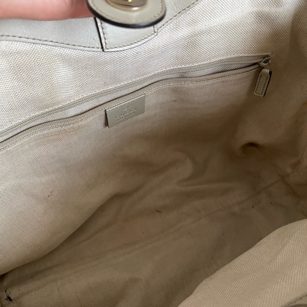 Authentic Gucci GG Canvas Sukey Medium - Picture 6 of 7